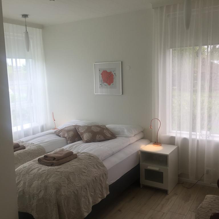 Hvita Husith, Kirkjubraut 48 Appartement Höfn Buitenkant foto