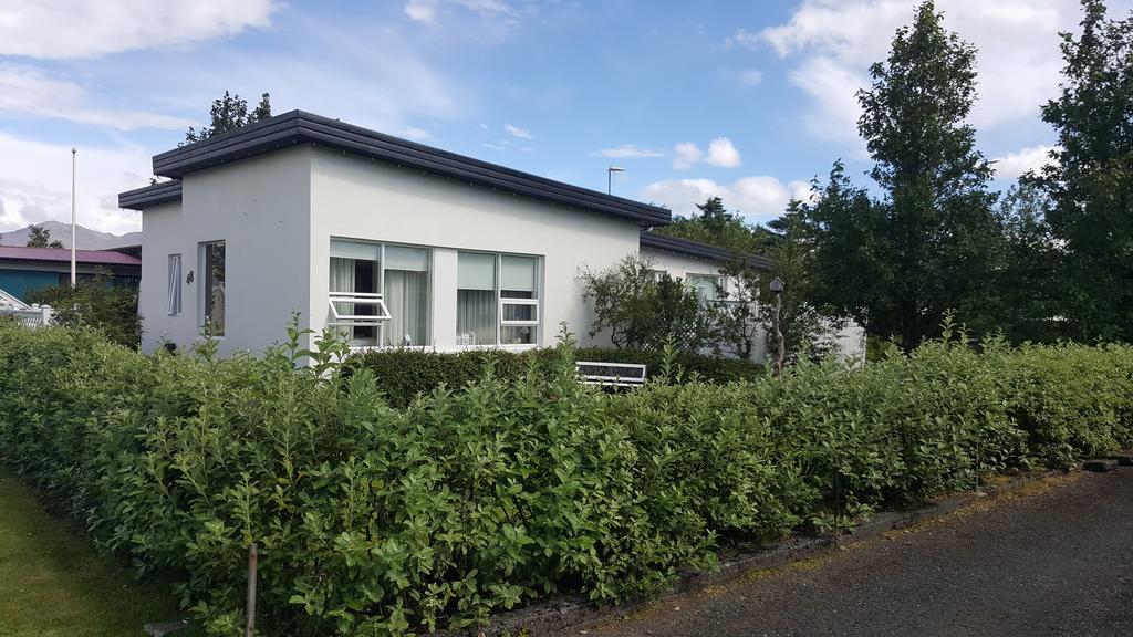 Hvita Husith, Kirkjubraut 48 Appartement Höfn Buitenkant foto