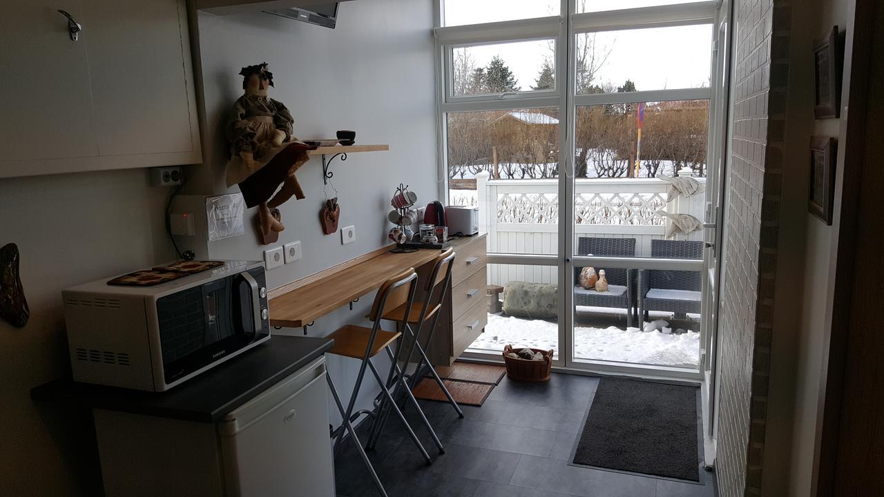 Hvita Husith, Kirkjubraut 48 Appartement Höfn Buitenkant foto